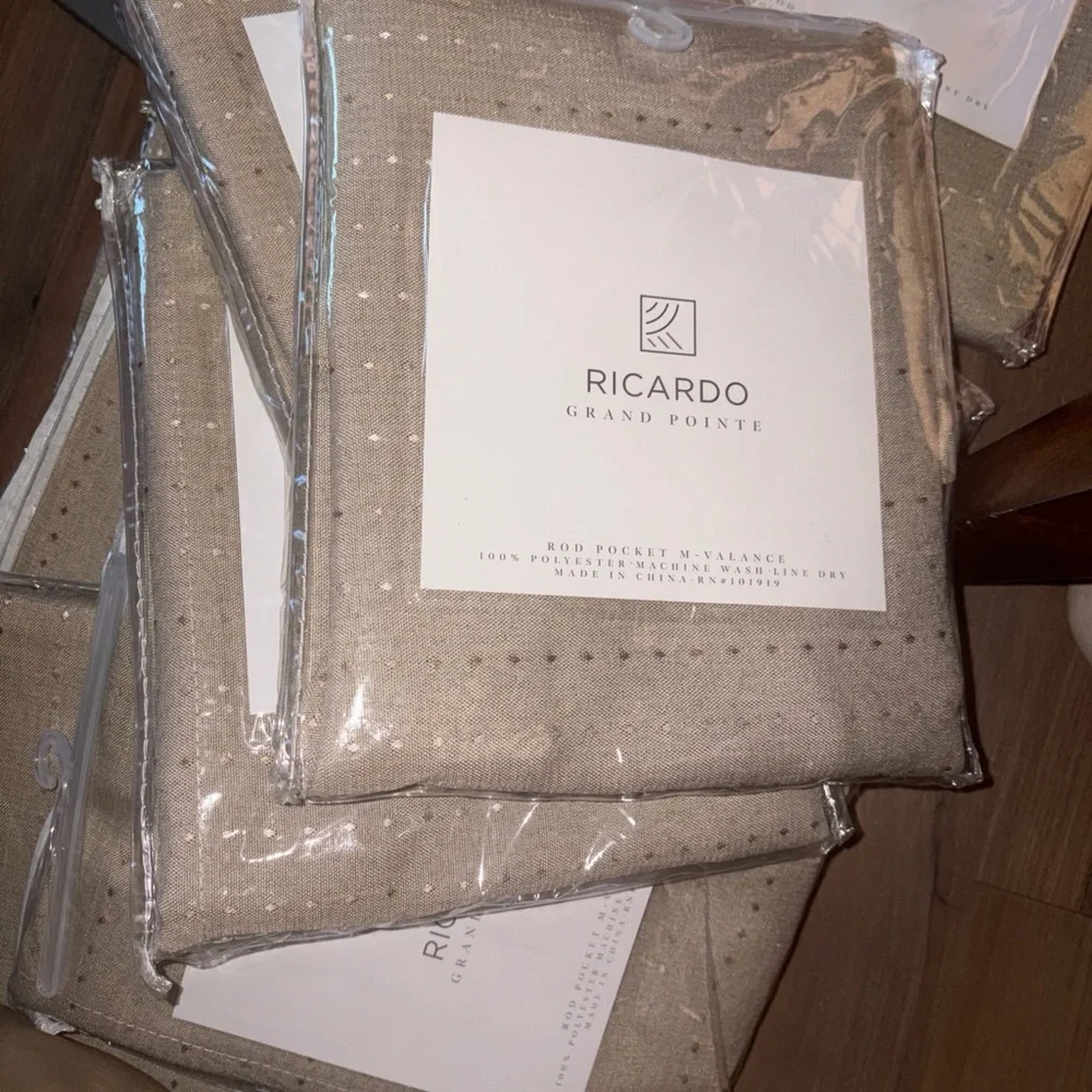 Ricardo Grand Pointe Elegant Dotted Rod Pocket M-Shaped Curtain Valance -